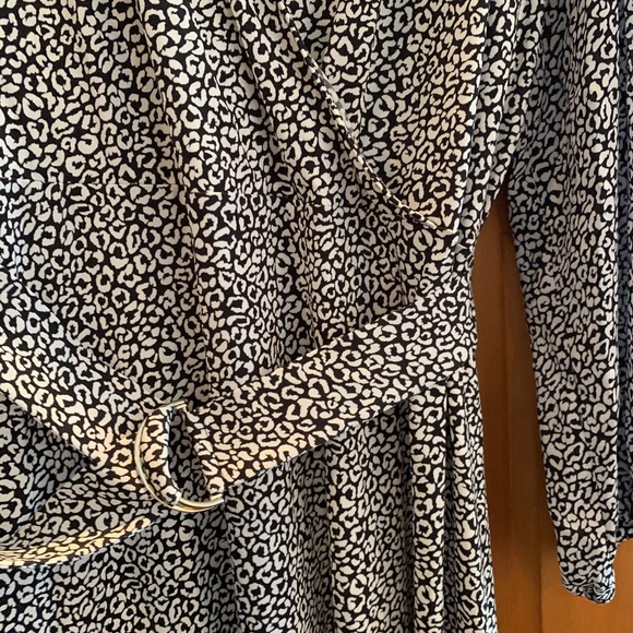 B&W leopard print wrap top swing dress. - Picture 3 of 5